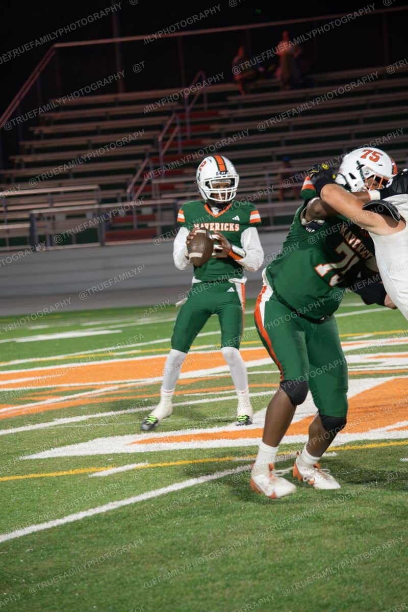 #2 in the pocket. #75 Reggie Thigpen at the point vs Golden Sierra.